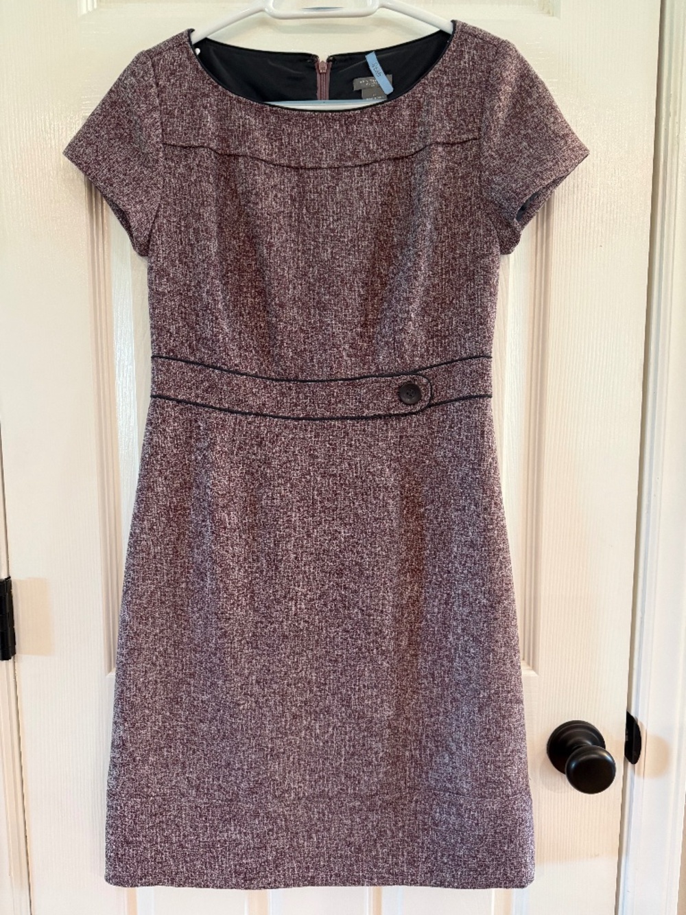 Ann Taylor sz 4P purple & cream dress with black piping